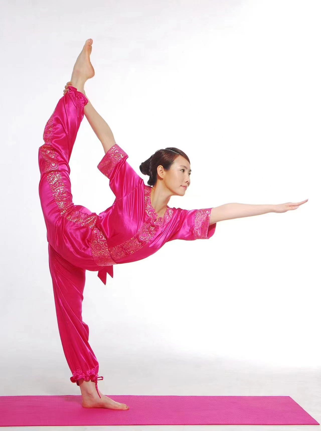 ac米兰官方网站-健身舞蹈比赛，动感十足赏心悦目