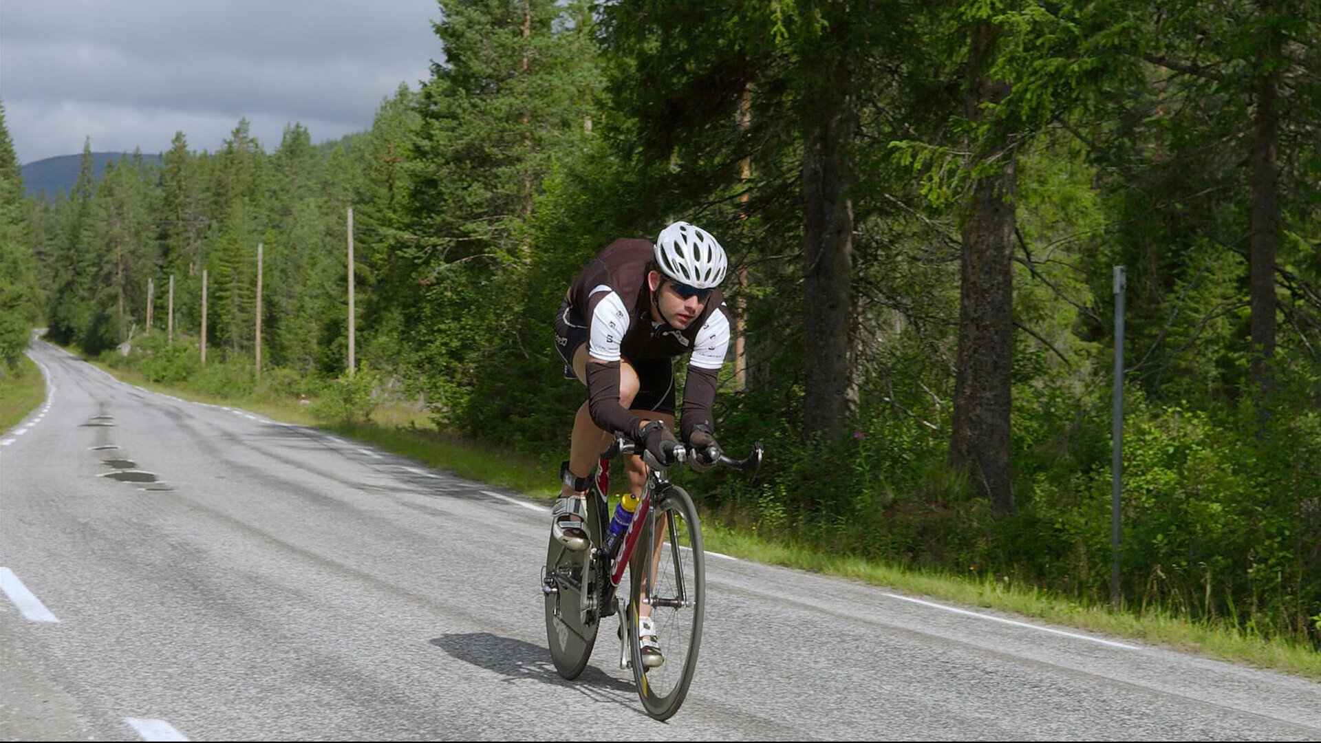 MILAN SPORTS中国站-_极地冰泳：挑战极端环境的勇者_，极地冰占了97%主要在哪里