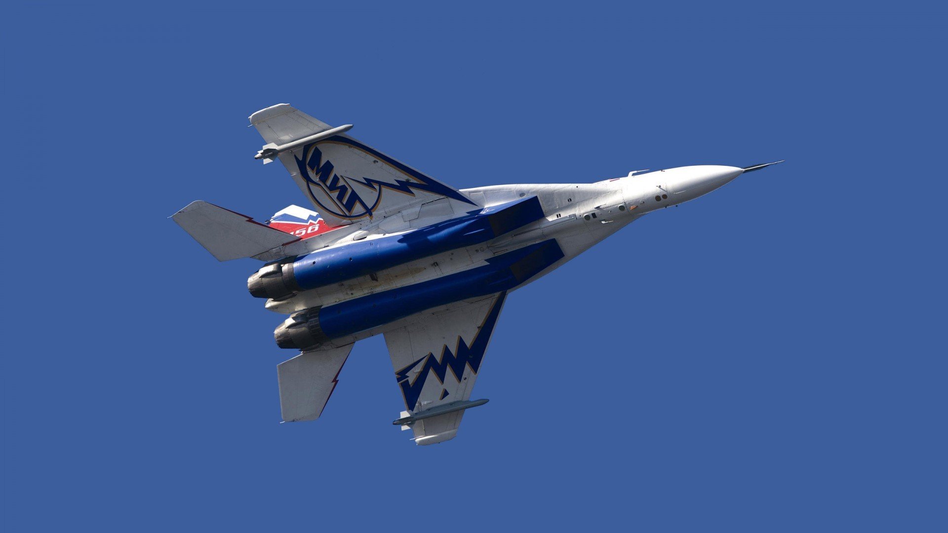 勇士主场将启用“零延迟回放技术”,提升观赛体验,勇士现场