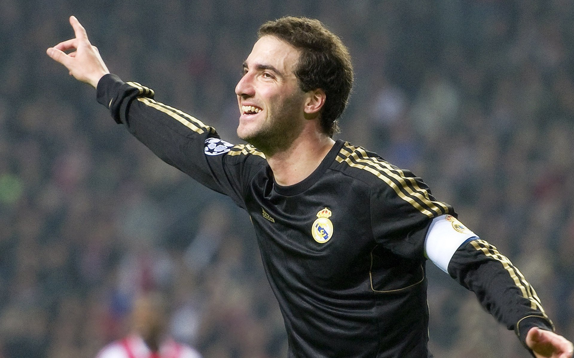 米兰体育报官网-_足球文化影响力报告：运动推动城市发展_，足球文化的影响