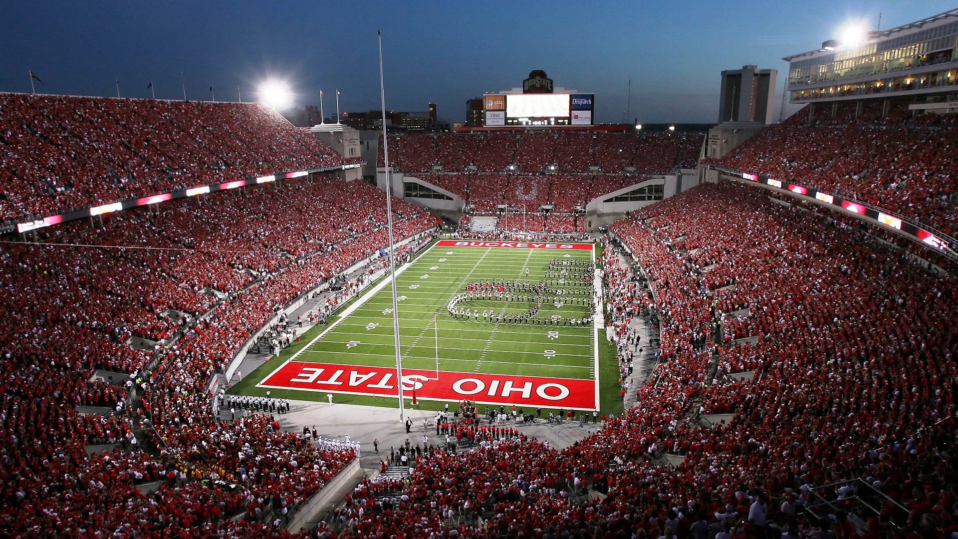 米兰体育平台-曼联因财务问题面临8000万英镑缺口，曼联财政